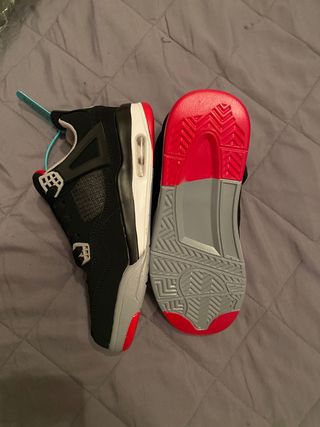 Jordan Retro 4 de segunda mano por 40 EUR en Vitoria-Gasteiz en WALLAPOP