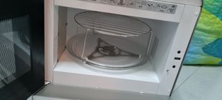 Microondas Whirlpool MAX 36 WSL, 13Litros, 700W de segunda mano por 125 EUR  en Madrid en WALLAPOP