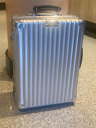 Rimowa maleta de segunda mano por 740 EUR en Madrid en WALLAPOP