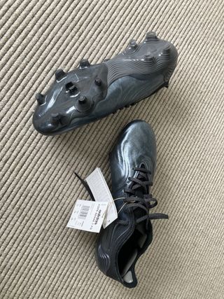 BOTAS DE Futbol Adidas -GAMA ALTA. Talla45 1\\/3 de segunda mano por 120 EUR  en Mendillorri en WALLAPOP