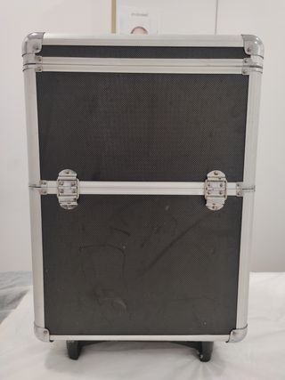 Maletín de maquillaje de segunda mano por 30 EUR en Sant Fost de  Campsentelles en WALLAPOP