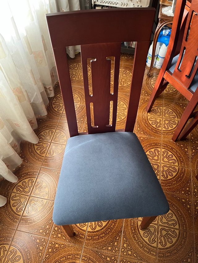 MESA COMEDOR MADERA MACIZA + 4 SILLAS