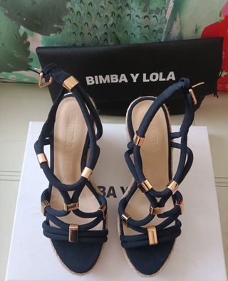 Sandalias nuevas Bimba y Lola de segunda mano por 50 EUR en Madrid en  WALLAPOP