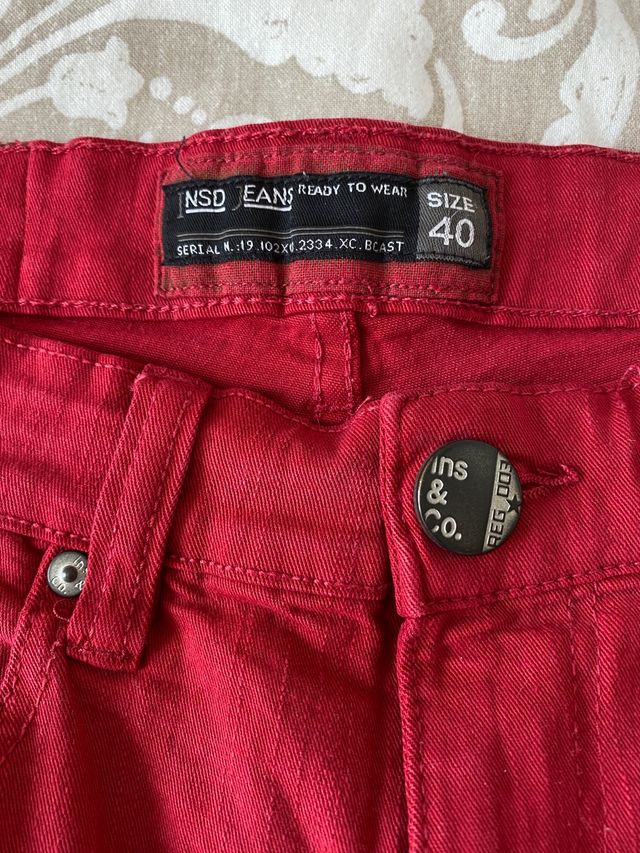 Bermuda  chico rojo vino