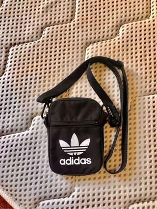Bandolera Adidas de segunda mano en WALLAPOP
