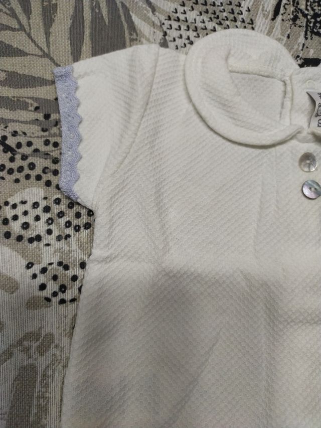 blusa blanca plumeti talla 3 meses