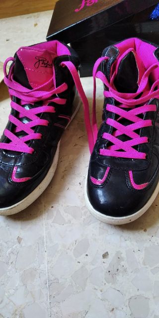 Botines inside de segunda mano por 15 EUR en Espartinas en WALLAPOP