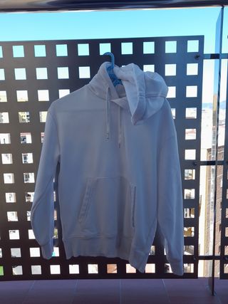 Sudadera hombre Zara blanca S de segunda mano por 12 EUR en Barcelona en  WALLAPOP