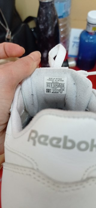Reebok Classic de segunda mano por 35 EUR en Madrid en WALLAPOP