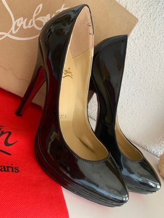 Zapatos Louboutin de segunda mano en WALLAPOP