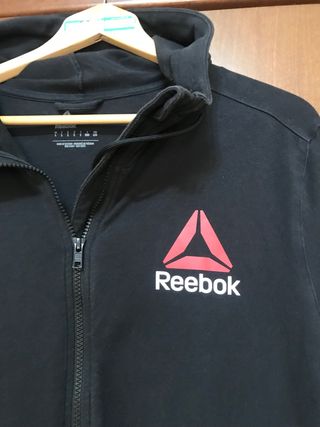 Chaqueta chándal Reebok UFC de segunda mano por 25 EUR en Getafe en WALLAPOP