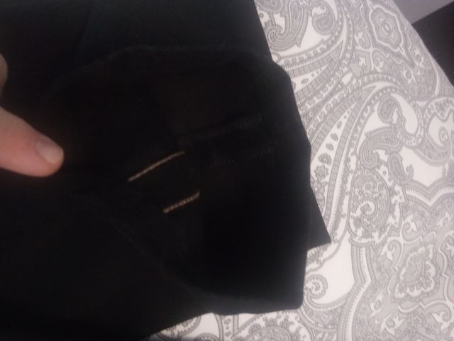 Pantalón negro de Mango