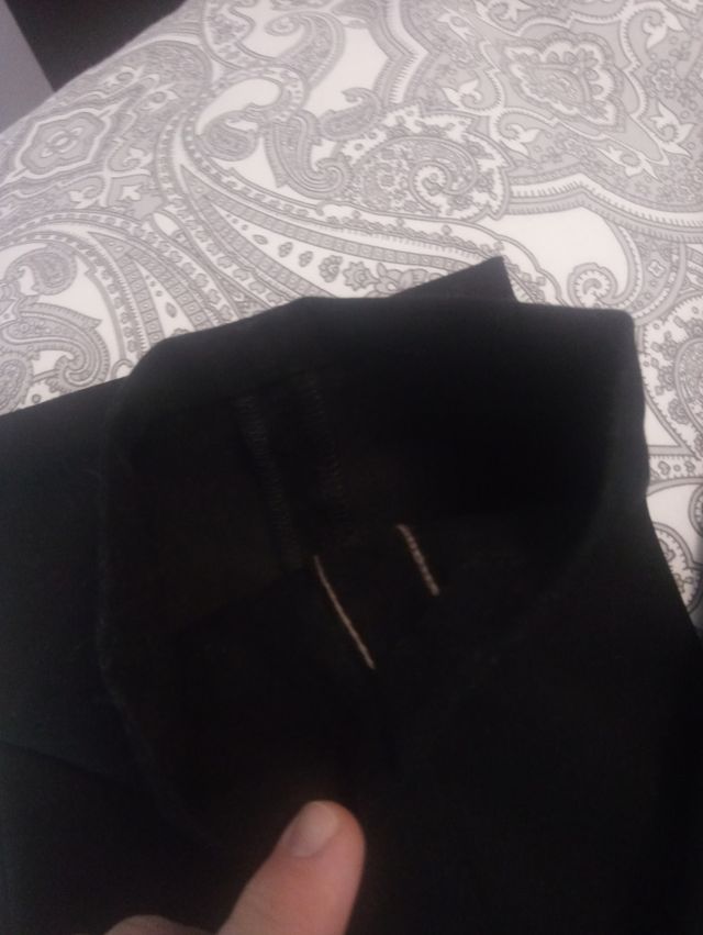 Pantalón negro de Mango