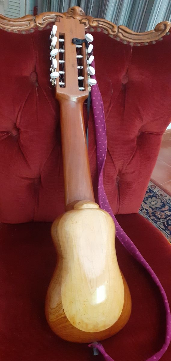 Charango artesanal