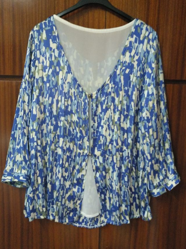 Blusa estampada azulona
