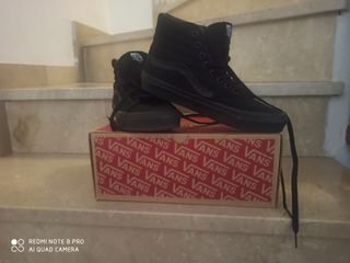 Botines Vans de lona negros. de segunda mano por 50 EUR en Churriana en  WALLAPOP
