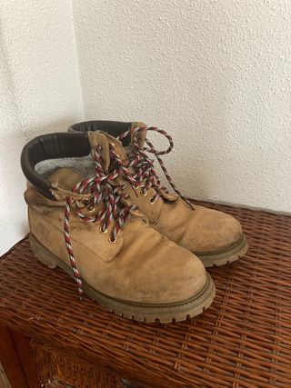 Botas estilo camper de segunda mano por 4 EUR en Madrid en WALLAPOP