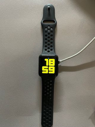 Apple watch Nike 38mm de segunda mano por 80 EUR en Sant Cugat del Vallès  en WALLAPOP