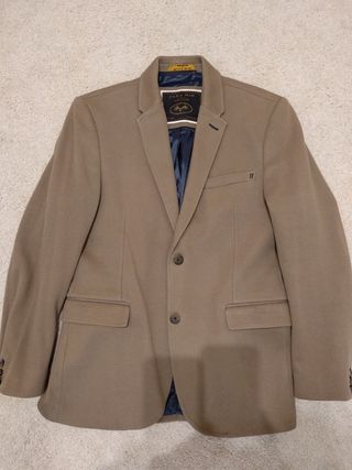 Americana hombre. Zara. Talla 50(M) de segunda mano por 10 EUR en Burgos en  WALLAPOP