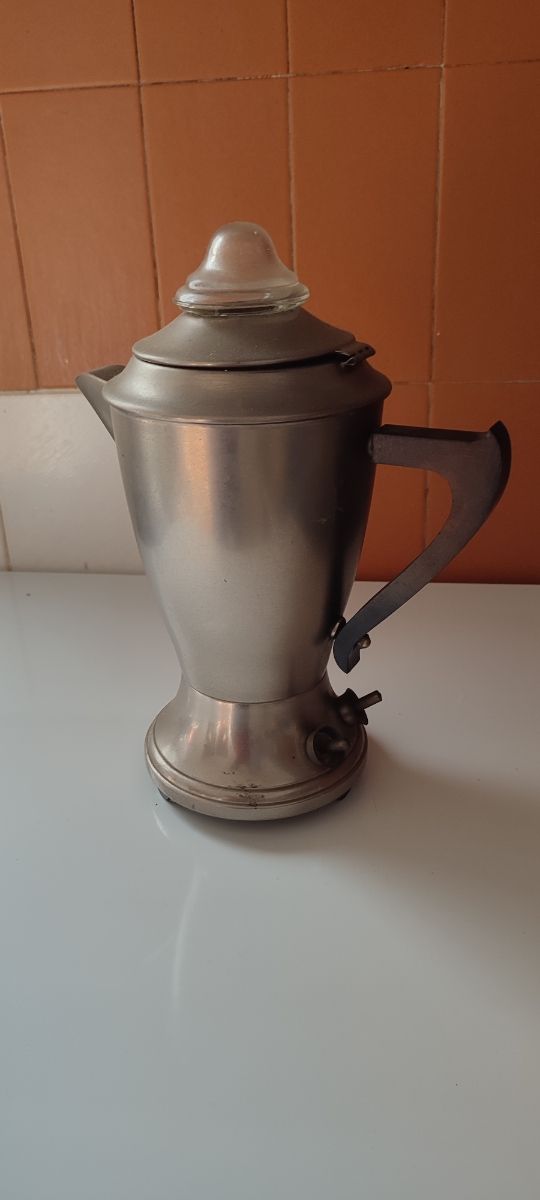 Cafetera con tapa de cristal