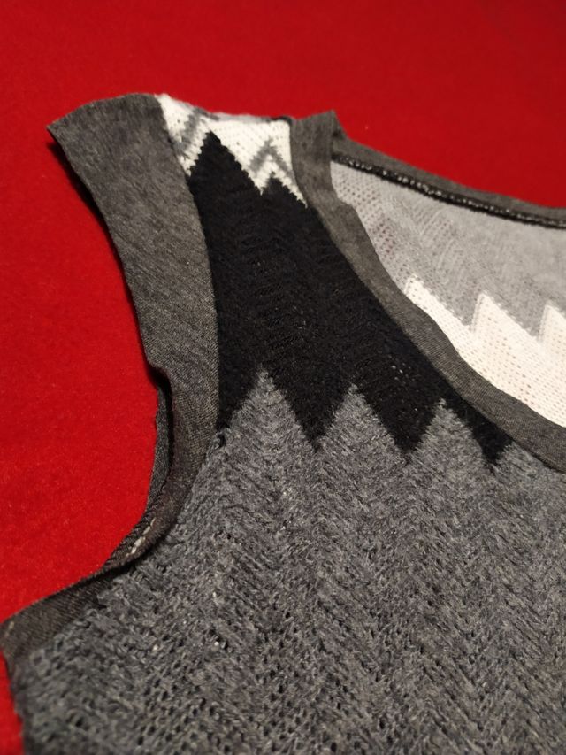 Maglia smanicata per donna