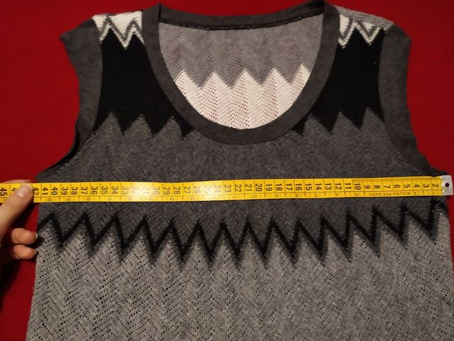 Maglia smanicata per donna