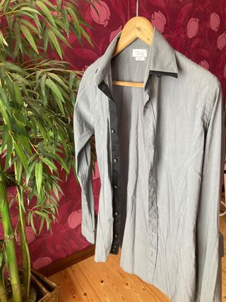 Camisa Slim Fit Zara de segunda mano por 10 EUR en Zamora en WALLAPOP