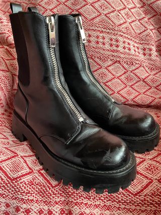 Botas militares altas con cremallera frontal de segunda mano por 24 EUR en  Llanes en WALLAPOP