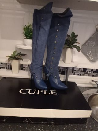 Botas altas cuplé de segunda mano por 65 EUR en Valladolid en WALLAPOP