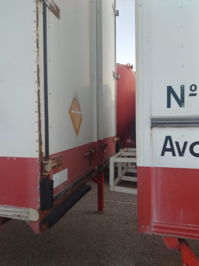 CAJA AUTOSOPORTADA SEMINUEVA