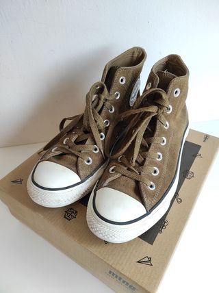 Zapatillas Converse Marrones Mujer Talla 39 de segunda mano por 5 EUR en  Sant Cugat del Vallès en WALLAPOP