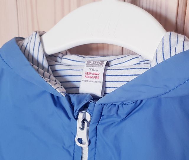 Cazadora ligera de Zara talla 9/12 meses