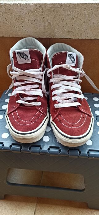Vans bota roja de segunda mano por 25 EUR en Bilbao en WALLAPOP