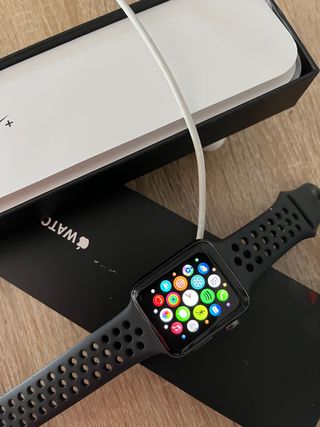 Apple Watch Serie 3 nike 42mm de segunda mano por 125 EUR en Valencia en  WALLAPOP