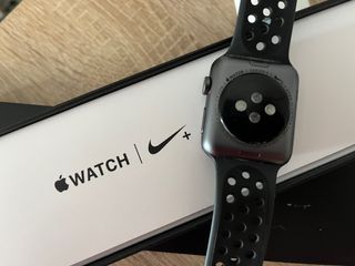 Apple Watch SE - Apple