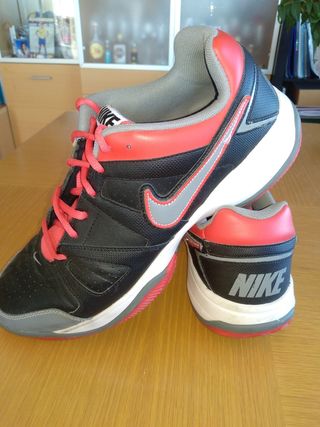 Deportivas Nike Nuevas!! 46 de segunda mano por 49 EUR en Santa Maria de  Palautordera en WALLAPOP