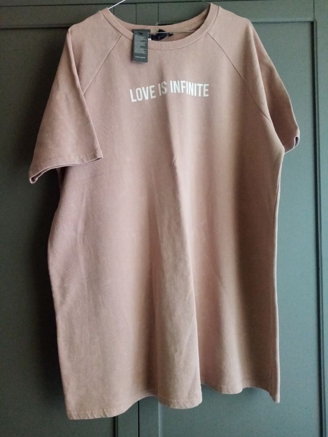 Camiseta oversized sin estrenar