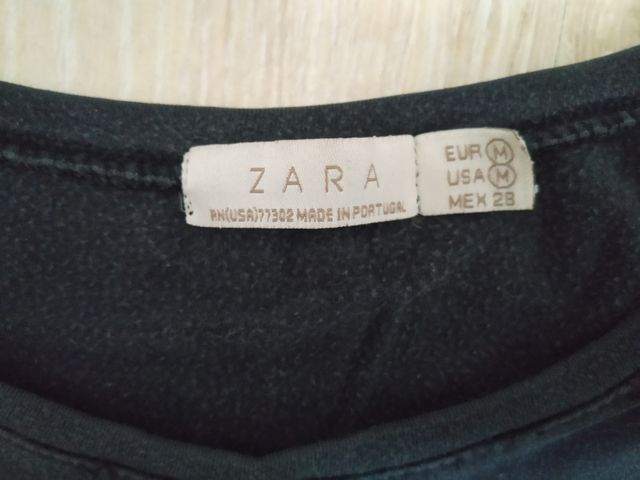 Camiseta negra de Zara