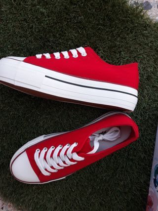 Zapatillas rojas mujer plataforma nuevas de segunda mano por 8 EUR en Alcoy  en WALLAPOP