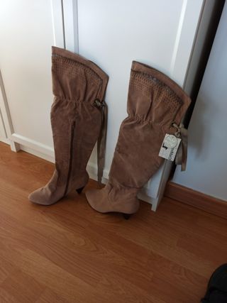 Botas altas de segunda mano por 15 EUR en Esparreguera en WALLAPOP