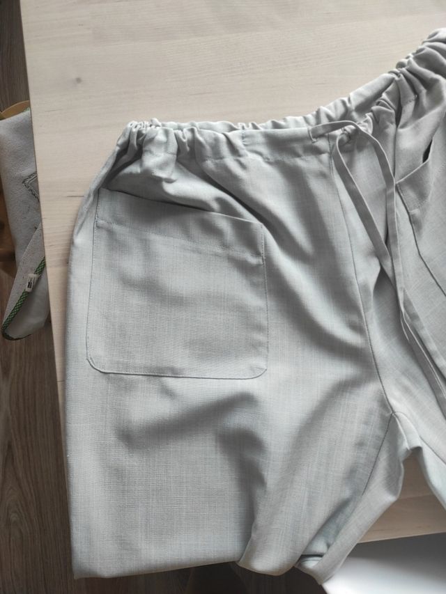 Pantalones tela de vestir beige t.44
