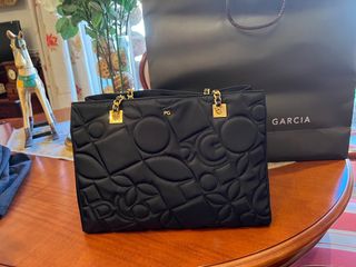 Bolso de hombro Homenaje acolchado de segunda mano por 95 EUR en Valencia  en WALLAPOP