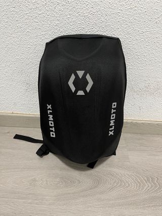 Mochila de moto XLMOTO de segunda mano por 12 EUR en Madrid en WALLAPOP