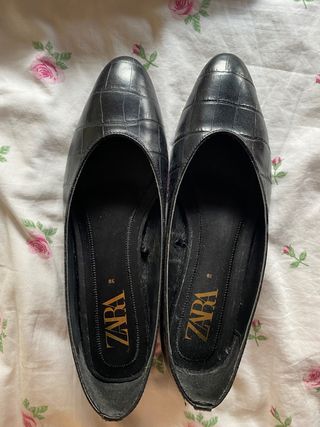 Bailarinas negras, talla 39 de Zara. de segunda mano por 15 EUR en Madrid  en WALLAPOP