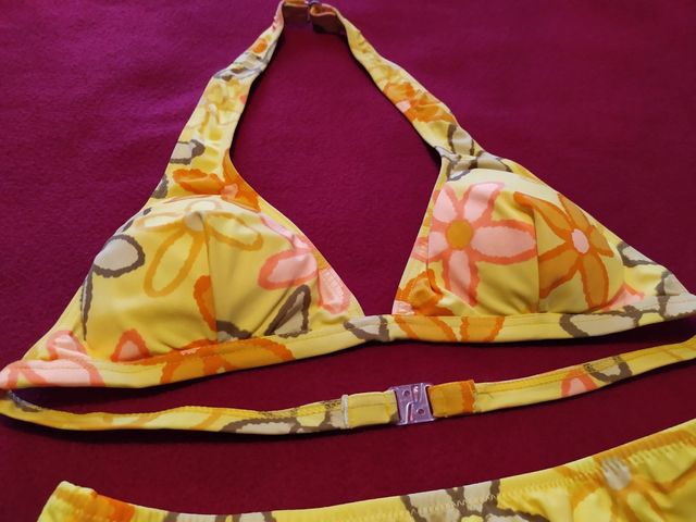 Costume bikini fiorato per donna