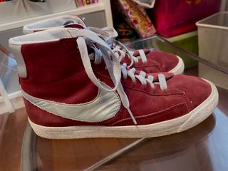 Zapatillas nike blazer mid 77 granates y plateadas de segunda mano por 20  EUR en Madrid en WALLAPOP