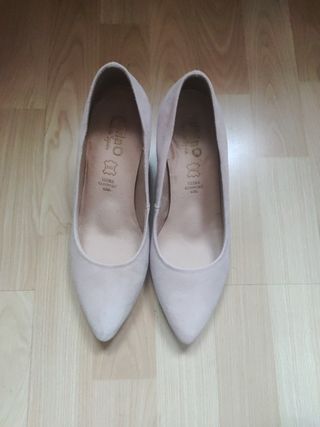 Zapatos tacón medio Mimao número 38 de segunda mano por 25 EUR en Burlada  en WALLAPOP