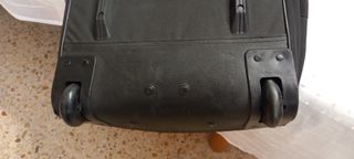 Maleta con ruedas 90 L Decathlon de segunda mano por 35 EUR en Badalona en  WALLAPOP