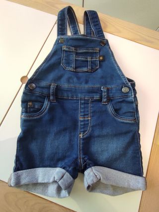 Jeans negros de hombre en el catálogo de Primark