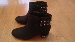 Botines negros poco tacón de segunda mano por 6 EUR en Miranda de Ebro en  WALLAPOP